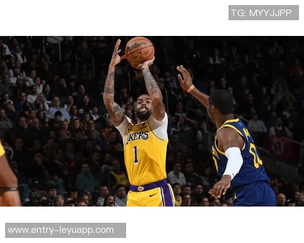 小哈达威半场表现出色6投5中三分命中率高达75正负值高达20分